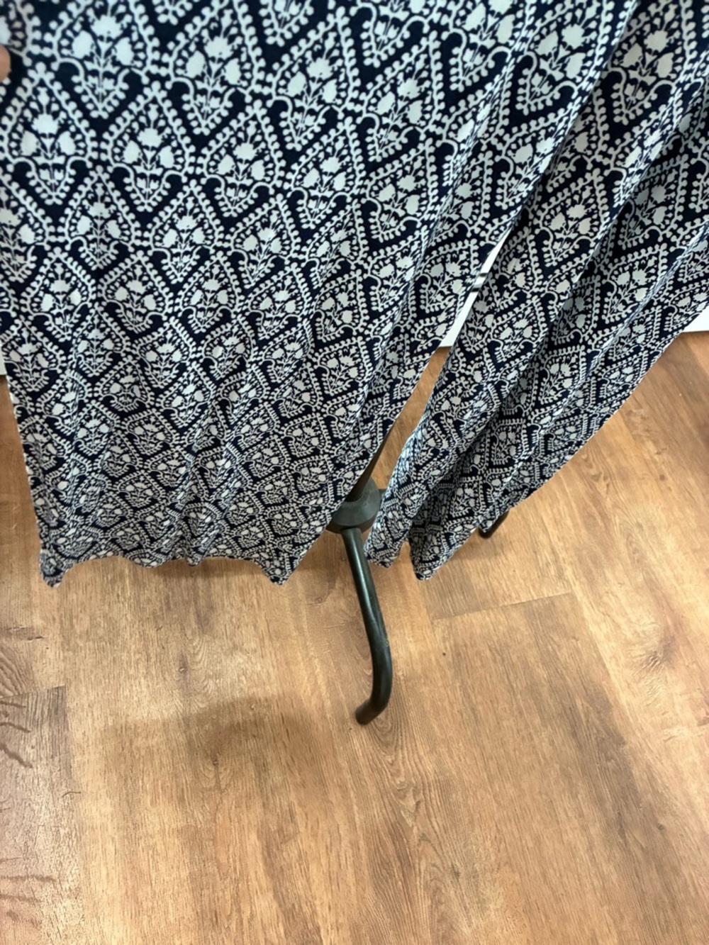 Talbots women’s medallion print twist-back jersey jumpsuit. - Picture 5 of 6